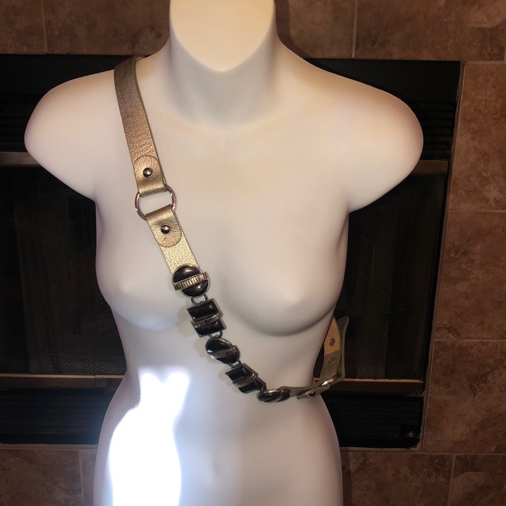 Genuine leather CHICOS Belt with stones.